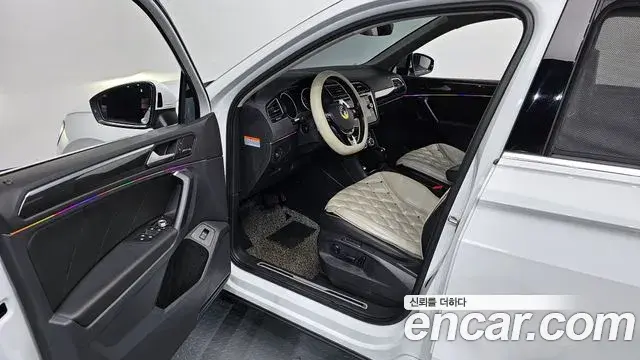 Volkswagen Tiguan 2020 — ფოტო 6/20