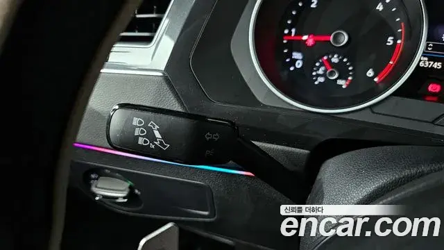 Volkswagen Tiguan 2020 — ფოტო 19/20