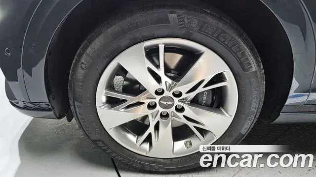 Genesis GV70 2022 — Photo 19/20