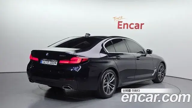 BMW 5 Series 2022 — ფოტო 18/20