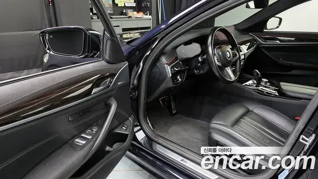 BMW 5 Series 2022 — ფოტო 1/20