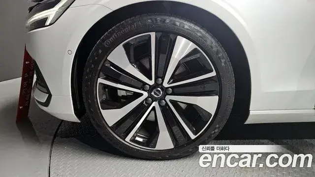 Volvo S60 2024 — Şəkil 19/20