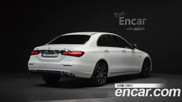 Mercedes-Benz E-Class 2021 — ფოტო 20/20