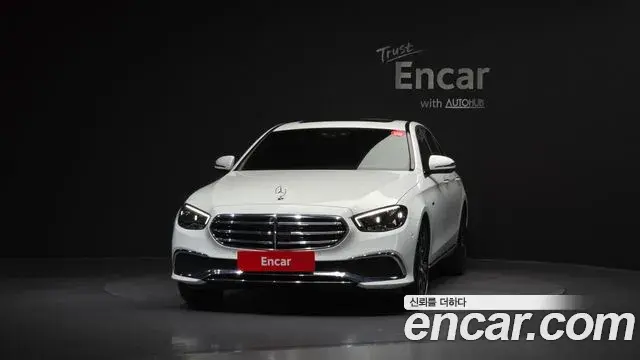 Mercedes-Benz E-Class 2021 — ფოტო 19/20
