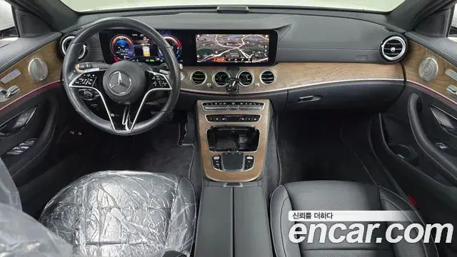 Mercedes-Benz E-Class 2021 — ფოტო 13/20