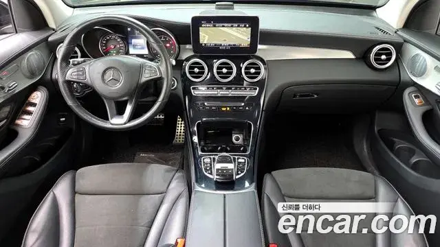Mercedes-Benz GLC-Class 2019 — ფოტო 14/20