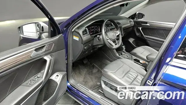 Volkswagen Tiguan Allspace 2022 — ფოტო 9/20