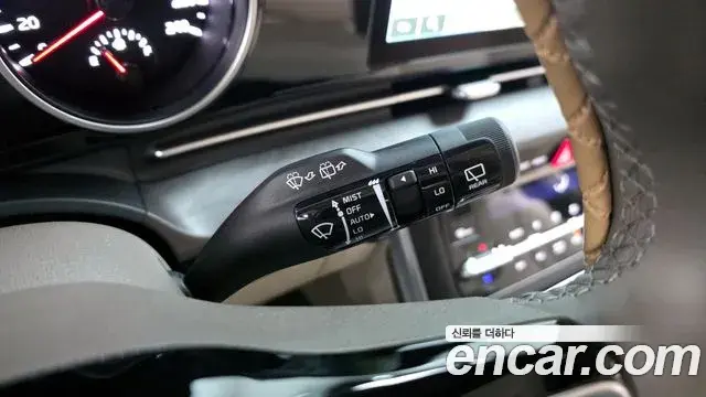 Kia Carnival 2021 — Şəkil 13/20
