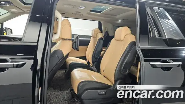 Kia Carnival 2020 — Фото 11/20