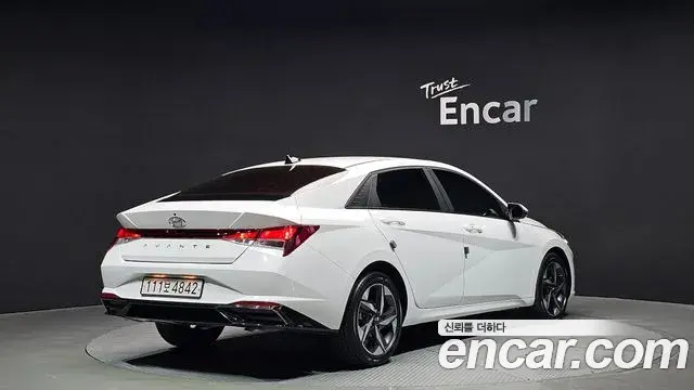 Hyundai The New Avante Hybrid 2023 — Photo 18/20