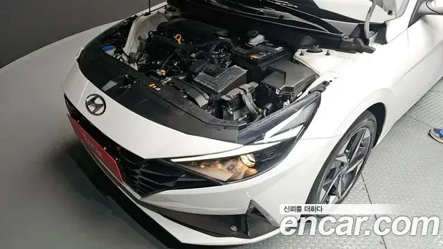 Hyundai The New Avante Hybrid 2023 — Photo 10/20