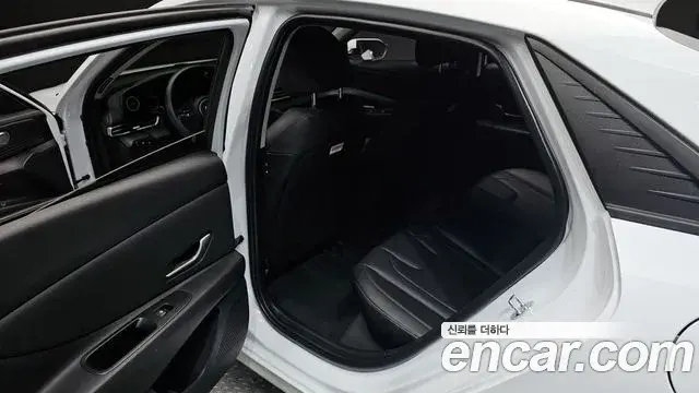 Hyundai The New Avante Hybrid 2023 — Photo 1/20