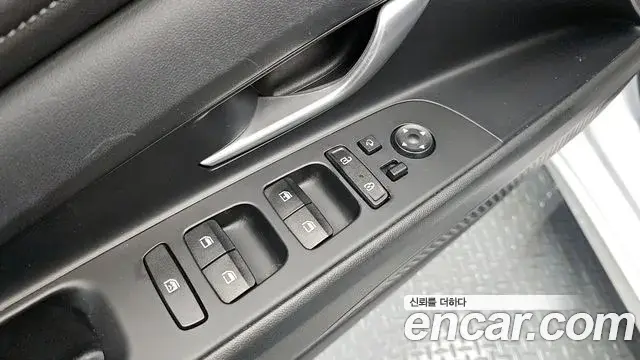Hyundai The New Avante Hybrid 2023 — Photo 7/20