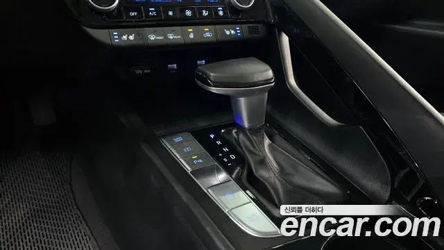 Hyundai The New Avante Hybrid 2020 — ფოტო 9/20