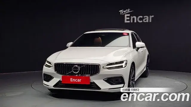 Volvo S60 2024 — Photo 19/20