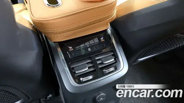 Volvo XC90 2021 — ფოტო 11/20