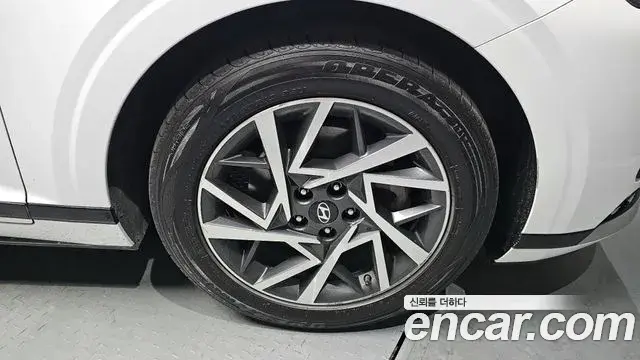 Hyundai Grandeur Hybrid 2022 — Photo 7/20