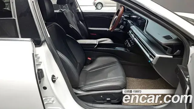 Hyundai Grandeur Hybrid 2022 — Photo 17/20