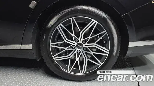 Genesis G90 2022 — Photo 11/20