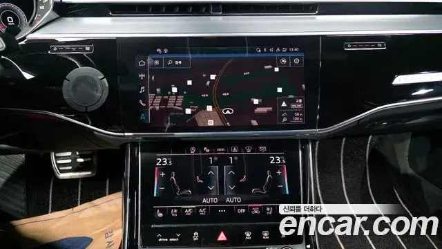 Audi A8 2021 — Şəkil 10/20