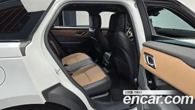 Land Rover Range Rover Velar 2025 — Photo 14/20
