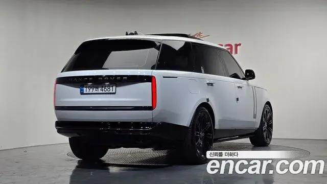 Land Rover Range Rover 2025 — Photo 17/20