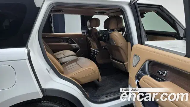 Land Rover Range Rover 2025 — Photo 18/20