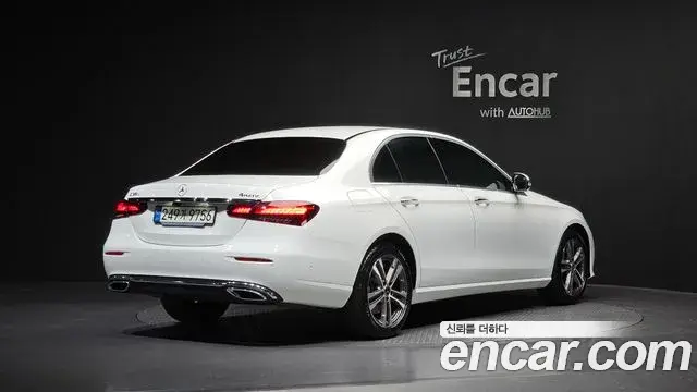 Mercedes-Benz E-Class 2021 — ფოტო 5/20