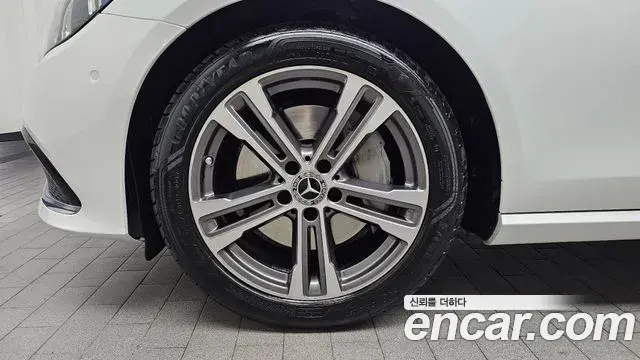 Mercedes-Benz E-Class 2021 — ფოტო 12/20