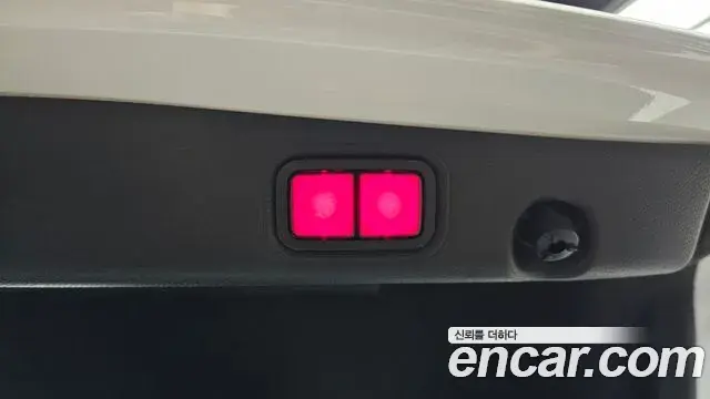 Mercedes-Benz E-Class 2021 — ფოტო 4/20