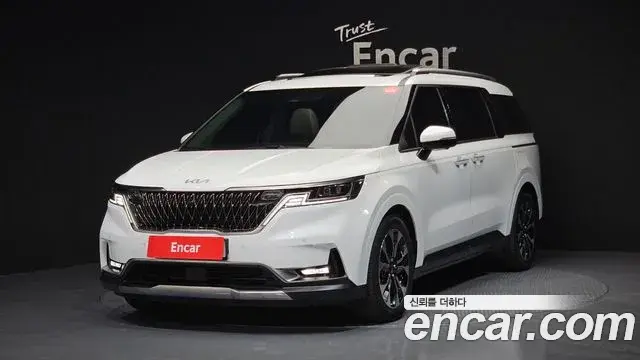 Kia Carnival 2021 — ფოტო 2/20
