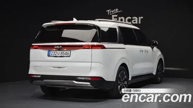 Kia Carnival 2021 — ფოტო 11/20