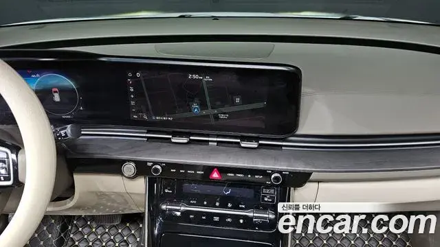 Kia Carnival 2021 — ფოტო 1/20