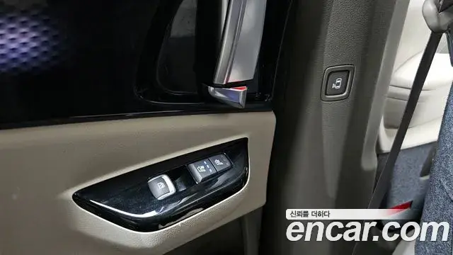 Kia Carnival 2021 — ფოტო 12/20