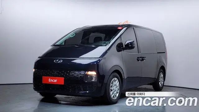 Hyundai Staria 2023 — Photo 19/20