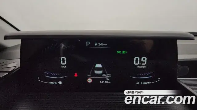Hyundai Staria 2023 — Photo 6/20