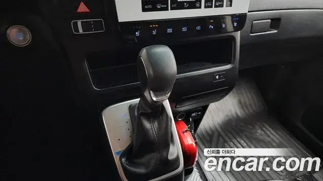 Hyundai Staria 2023 — Photo 20/20