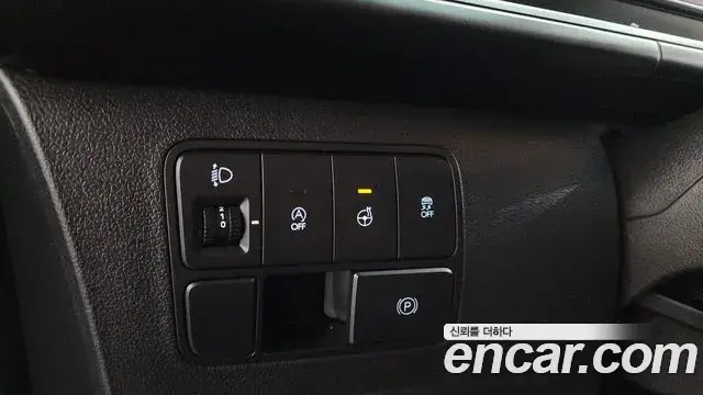 Hyundai Staria 2023 — Photo 1/20