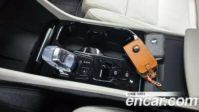 Volvo XC40 2024 — Şəkil 17/20