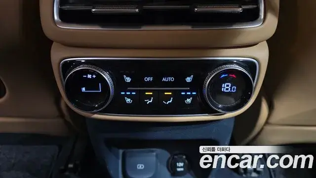 Genesis GV80 2021 — ფოტო 14/20