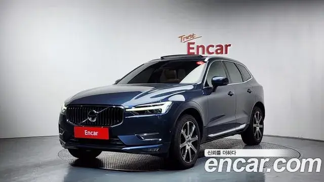Volvo XC60 2021 — ფოტო 8/20