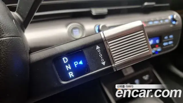 Hyundai Kona Hybrid 2023 — Photo 10/20