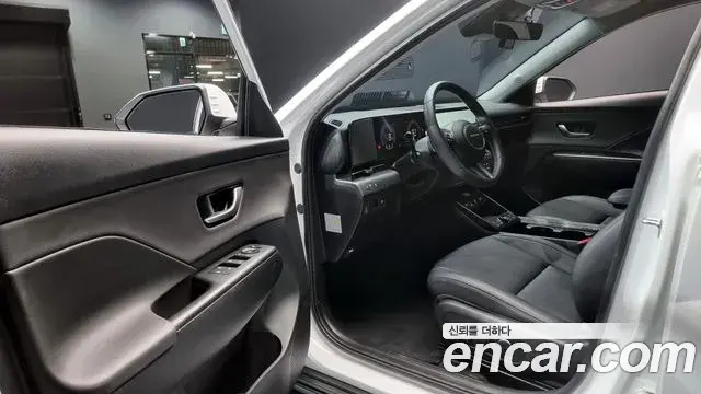 Hyundai Kona Hybrid 2023 — Photo 18/20