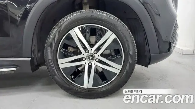 Mercedes-Benz GLE-Class 2020 — Şəkil 16/17