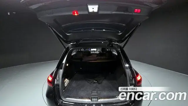 Mercedes-Benz GLE-Class 2024 — Photo 17/20