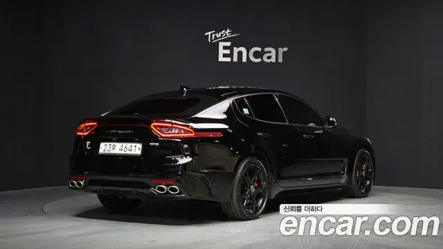 Kia Stinger 2019 — Фото 1/20