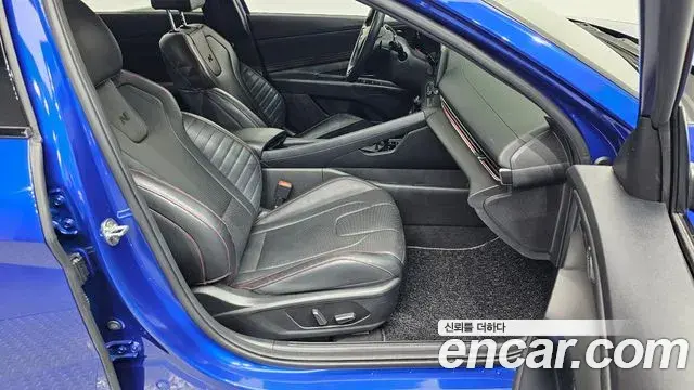 Hyundai The New Avante Hybrid 2022 — Photo 6/20