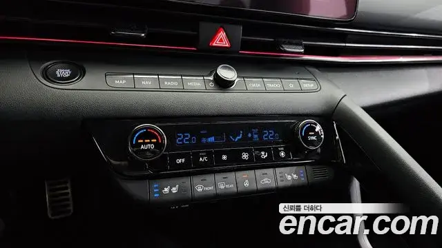 Hyundai The New Avante Hybrid 2022 — Photo 10/20