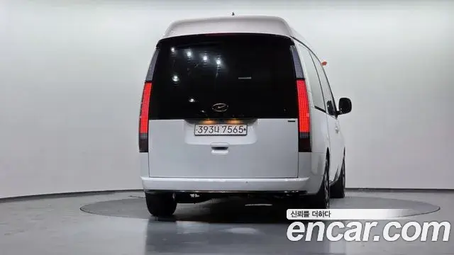 Hyundai Staria 2022 — Фото 4/20