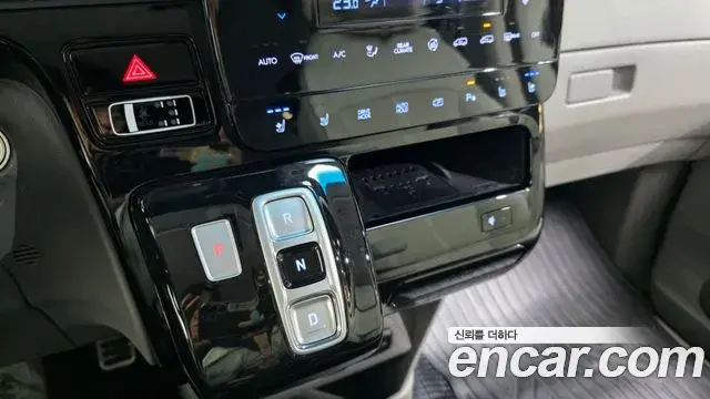 Hyundai Staria 2022 — Фото 9/20